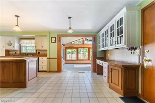 2561 Fallview St NW, Uniontown, OH 44685 - Photo 14