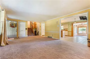 2561 Fallview St NW, Uniontown, OH 44685 - Photo 6