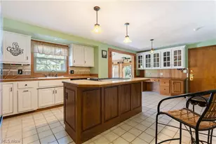 2561 Fallview St NW, Uniontown, OH 44685 - Photo 12