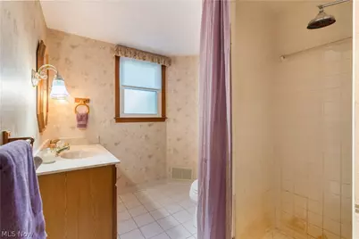 2561 Fallview Street NW, Uniontown, OH 44685 - Photo 30