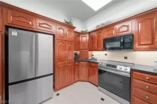802 Deerfield Ln NE, Massillon, OH 44646 - Photo 24