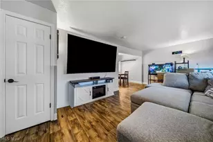 1218 E 346th St, Eastlake, OH 44095 - Photo 2