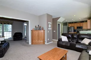 2752 Pinegate Dr, Norton, OH 44203 - Photo 10