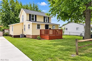 5605 Chagrin Dr, Mentor on the Lake, OH 44060 - Photo 2