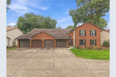 1818 Harbour Circle NW #12D, Canton, OH 44708 - Photo 1