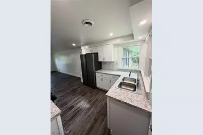 4518 Sheridan Road S, Youngstown, OH 44514 - Photo 10