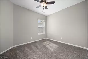 132 Acorn LN, Elyria, OH 44035 - Photo 32