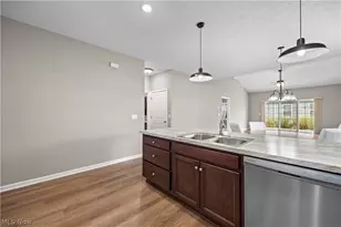 132 Acorn LN, Elyria, OH 44035 - Photo 10