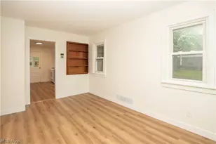 2325 Eastlawn Ave, Akron, OH 44305 - Photo 6