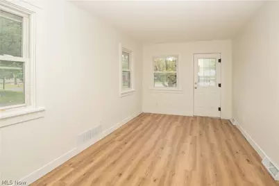 2325 Eastlawn Avenue, Akron, OH 44305 - Photo 2