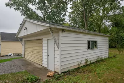 2325 Eastlawn Avenue, Akron, OH 44305 - Photo 24