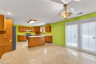 8935 Oberlin Rd, Elyria, OH 44035 - Photo 6