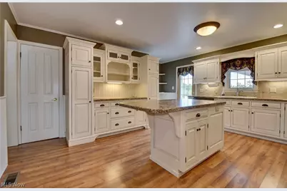 7759 Edie Hill Road SE, Uhrichsville, OH 44683 - Photo 6