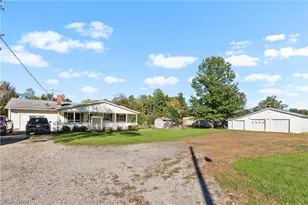 5107 Monroe Center Rd, Conneaut, OH 44030 - Photo 2