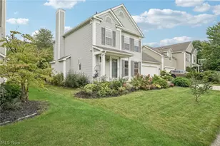 7680 Woodpath Dr, Hudson, OH 44236 - Photo 2