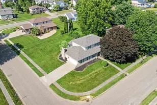 1907 Opal St, Louisville, OH 44641 - Photo 2