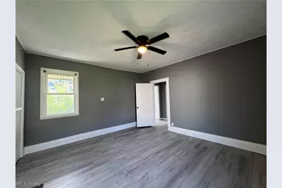 734 Main Street, Bridgeport, OH 43912 - Photo 16
