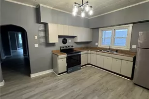734 Main St, Bridgeport, OH 43912 - Photo 2