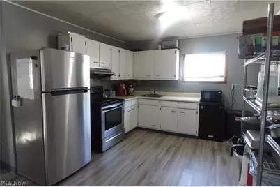 734 Main Street, Bridgeport, OH 43912 - Photo 32