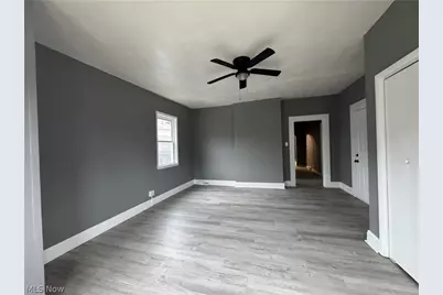 734 Main Street, Bridgeport, OH 43912 - Photo 10