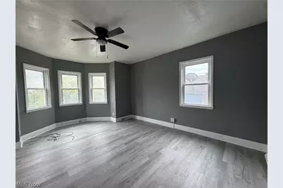 734 Main Street, Bridgeport, OH 43912 - Photo 8