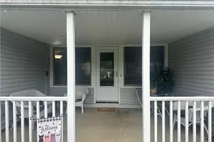 3260 S Wendover Cir, Youngstown, OH 44511 - Photo 2