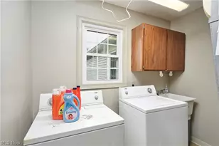 910 Wellsley Ln, Akron, OH 44313 - Photo 12