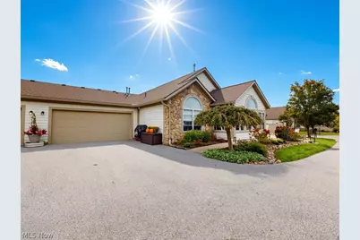 634 Crossings Circle, Tallmadge, OH 44278 - Photo 4