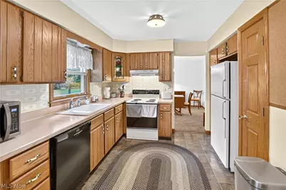 211 Beacon Hill Boulevard, Northfield, OH 44067 - Photo 12