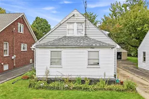 1946 Connecticut Ave, Youngstown, OH 44509 - Photo 2