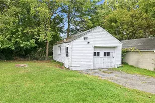 1946 Connecticut Ave, Youngstown, OH 44509 - Photo 10