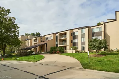 1008 Bunker Drive #101, Fairlawn, OH 44333 - Photo 1