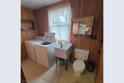 812 S Zane Highway, Martins Ferry, OH 43935 - Photo 16