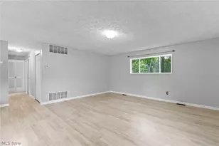 1395 Arcadia Rd, Kent, OH 44240 - Photo 8