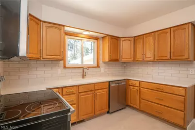 13351 Parkview Avenue NW, Uniontown, OH 44685 - Photo 14