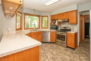 498 Herbert Rd, Akron, OH 44312 - Photo 12