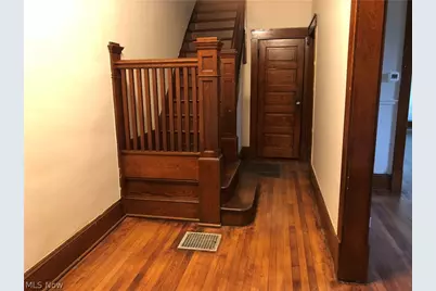 942 Locust Avenue, Zanesville, OH 43701 - Photo 2