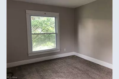 942 Locust Avenue, Zanesville, OH 43701 - Photo 10