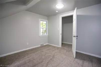 10502 Park Heights Road, Loveland, OH 44104 - Photo 12
