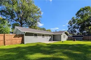12498 National Dr, Grafton, OH 44044 - Photo 2