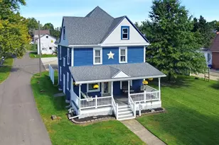 122 Wooster St NE, Navarre, OH 44662 - Photo 2