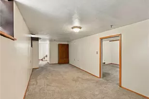 979 Iona Ave, Akron, OH 44314 - Photo 30