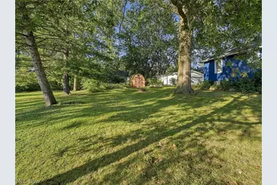979 Iona Avenue, Akron, OH 44314 - Photo 46
