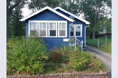 979 Iona Avenue, Akron, OH 44314 - Photo 2