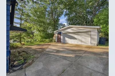 979 Iona Avenue, Akron, OH 44314 - Photo 38
