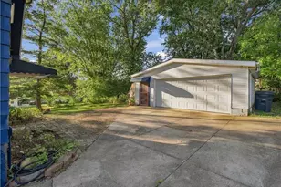 979 Iona Ave, Akron, OH 44314 - Photo 38