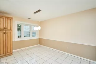 928 Sturbridge Dr, Akron, OH 44313 - Photo 12