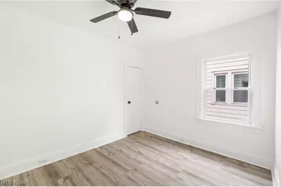 2126 Chesterland Avenue, Oakwood, OH 44107 - Photo 12