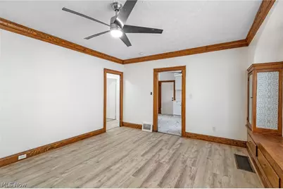 2126 Chesterland Avenue, Oakwood, OH 44107 - Photo 6
