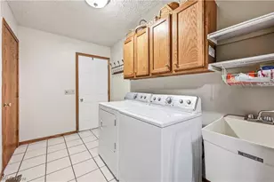 1009 E Reno Dr, Louisville, OH 44641 - Photo 28